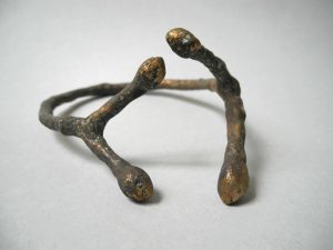 Viersam (Kastanienzweige in Bronze)